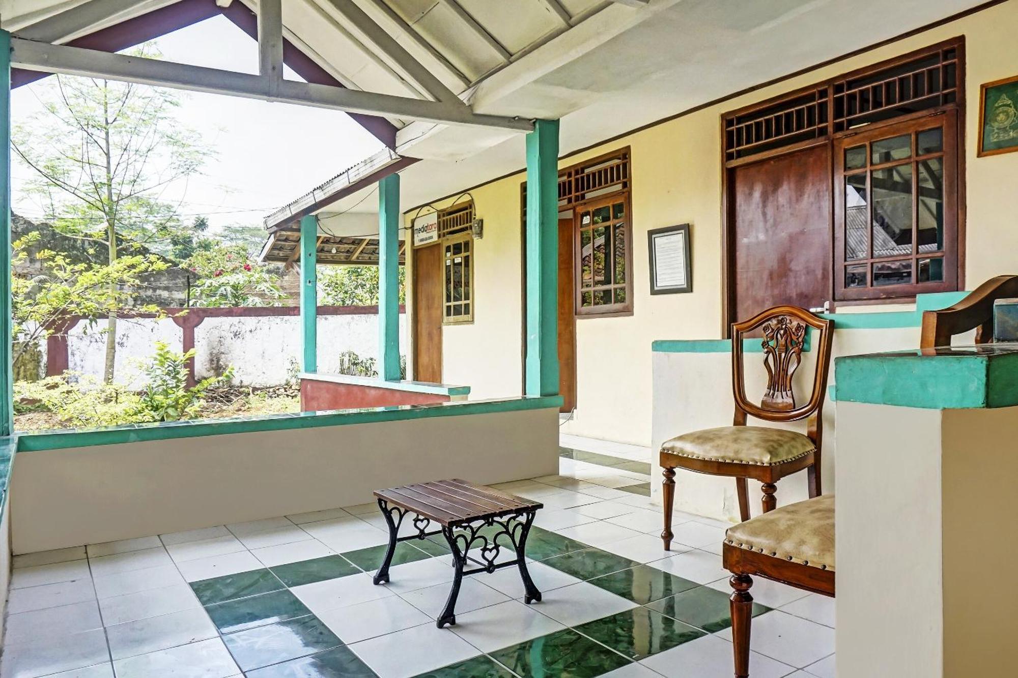 Oyo 90928 Wisma Asri Putra Syariah Bogor Ngoại thất bức ảnh