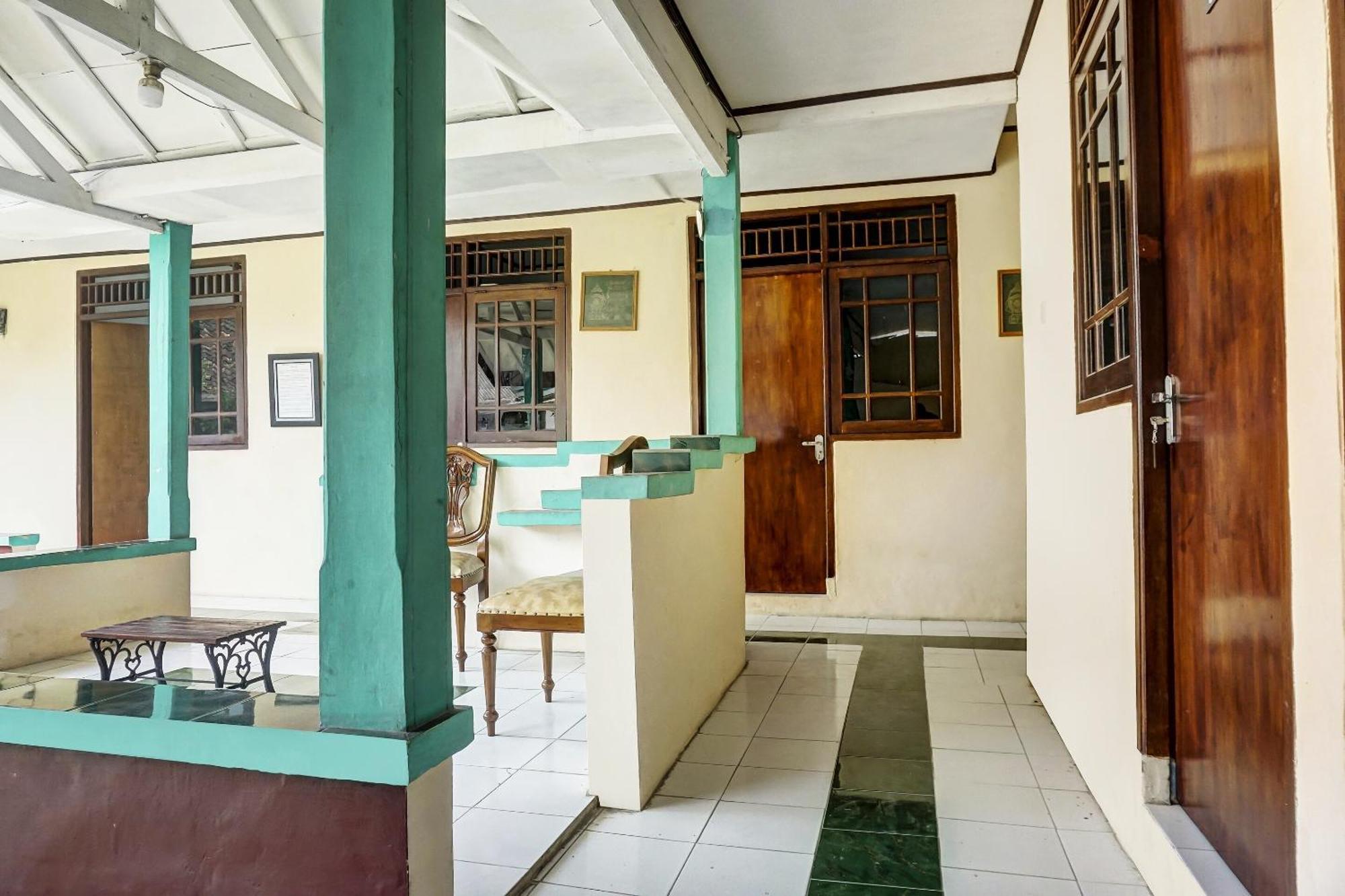 Oyo 90928 Wisma Asri Putra Syariah Bogor Ngoại thất bức ảnh